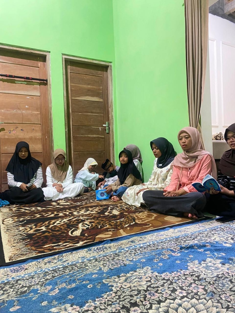 Pengajian Rutin Ibu-ibu Dusun Krajan oleh KKN-PPM UGM 2026