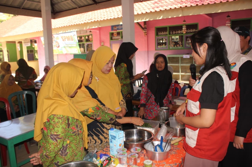 Optimalkan Potensi Daun Kelor untuk Cegah Stunting oleh KKN-PPM UGM 2026