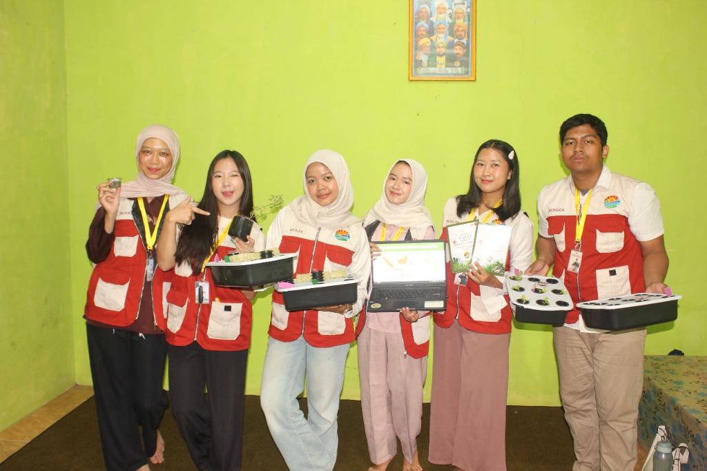 Edukasi Pemanfaatan TOGA dan Hidroponik kepada Ibu PKK Dusun Sriten oleh KKN-PPM UGM 2026